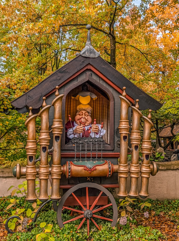World Wild Schooling - https://worldwildschooling.com Efteling | How to Visit | Where to Stay - https://worldwildschooling.com/efteling/