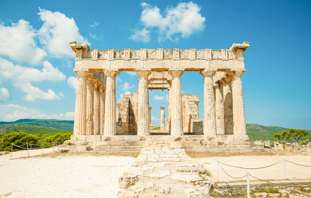 World Wild Schooling - https://worldwildschooling.com 10 Best Day Trips from Athens + Tips from a Local - https://worldwildschooling.com/day-trips-from-athens/