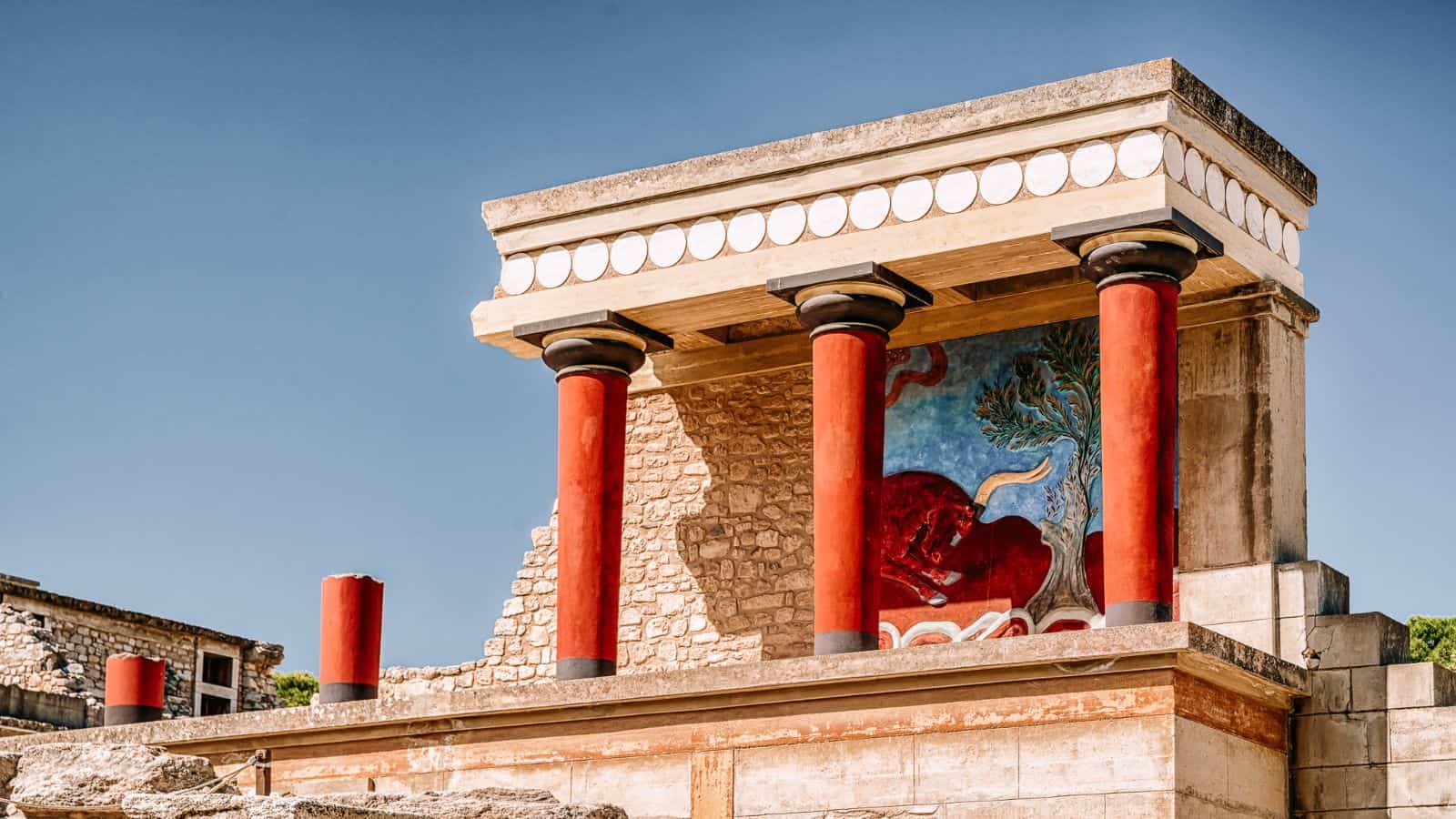 Landmarks in Greece Knossos Palace 26 Famous Landmarks in Greece Beyond the Acropolis