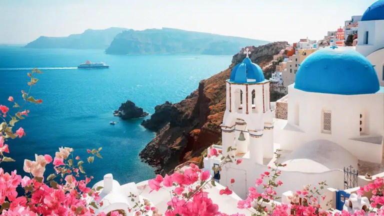 25 Famous Landmarks in Greece Beyond the Acropolis