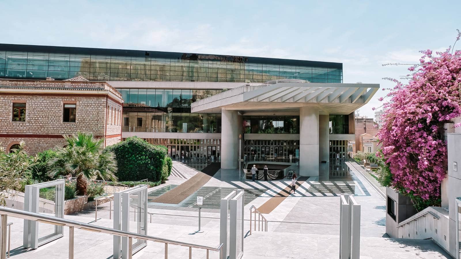 Where to stay in Athens Makrygianni