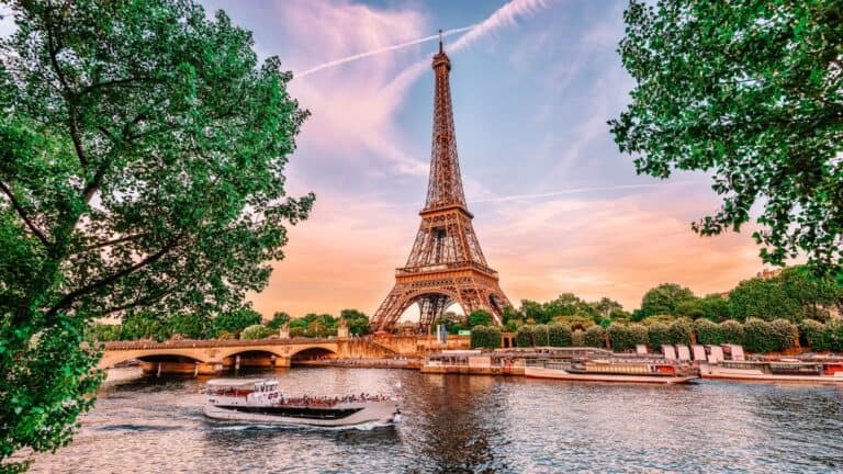 25 Best Things To Do in Paris: A Comprehensive Guide