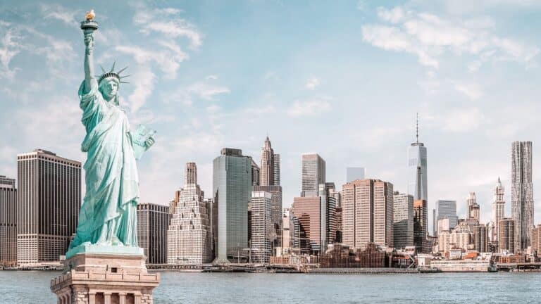 12 Most Appealing US Destinations for Art Lovers