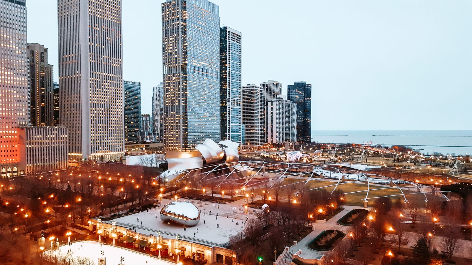 Most-Instagrammable-Spots_The-Bean-Chicago-Illinois