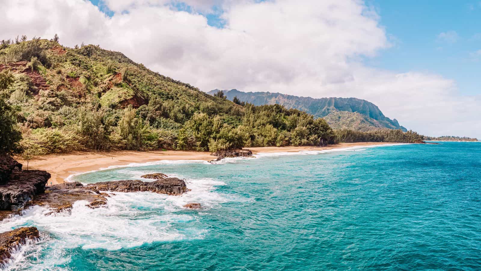 US Coastal Gems for a Breathtaking Beach Vacation Lumahai Beach, Hawaii