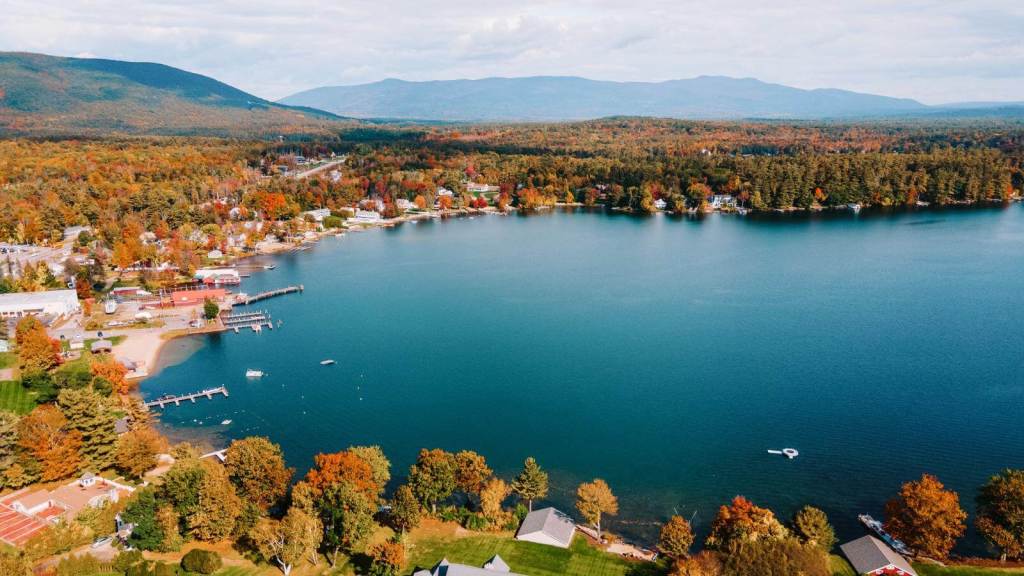 US Lake Destinations For a Serene Vacation Lake Winnipesaukee, New Hampshire