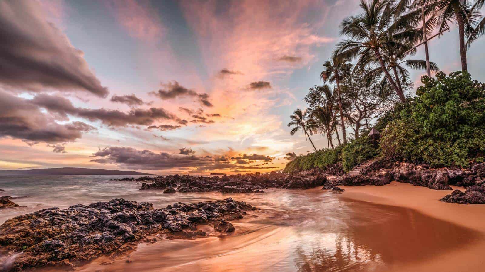 U.S. Islands for a Perfect Beach Holiday Maui Hawaii_peteleclerc_AdobeStock_136860247 U.S. Islands for a Perfect Beach Holiday Maui Hawaii