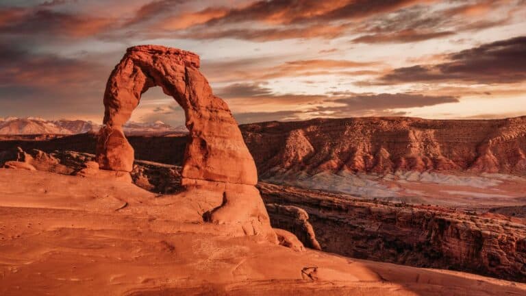 12 US Natural Wonders to Explore in Your Lifetime