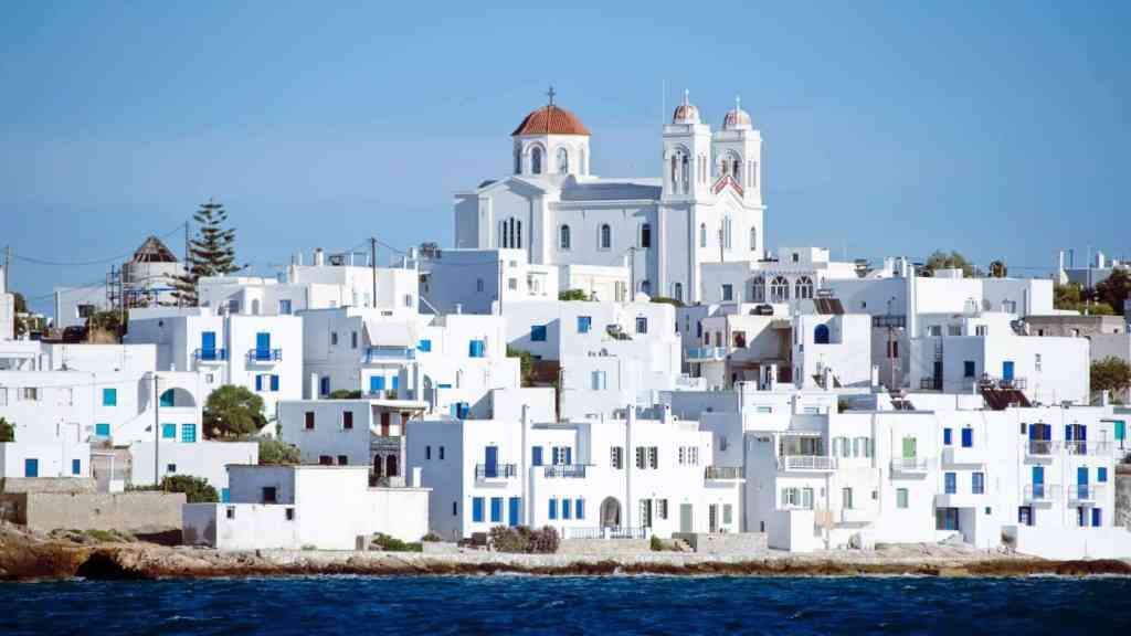 Beautiful Greek Islands for a Romantic Getaway Paros