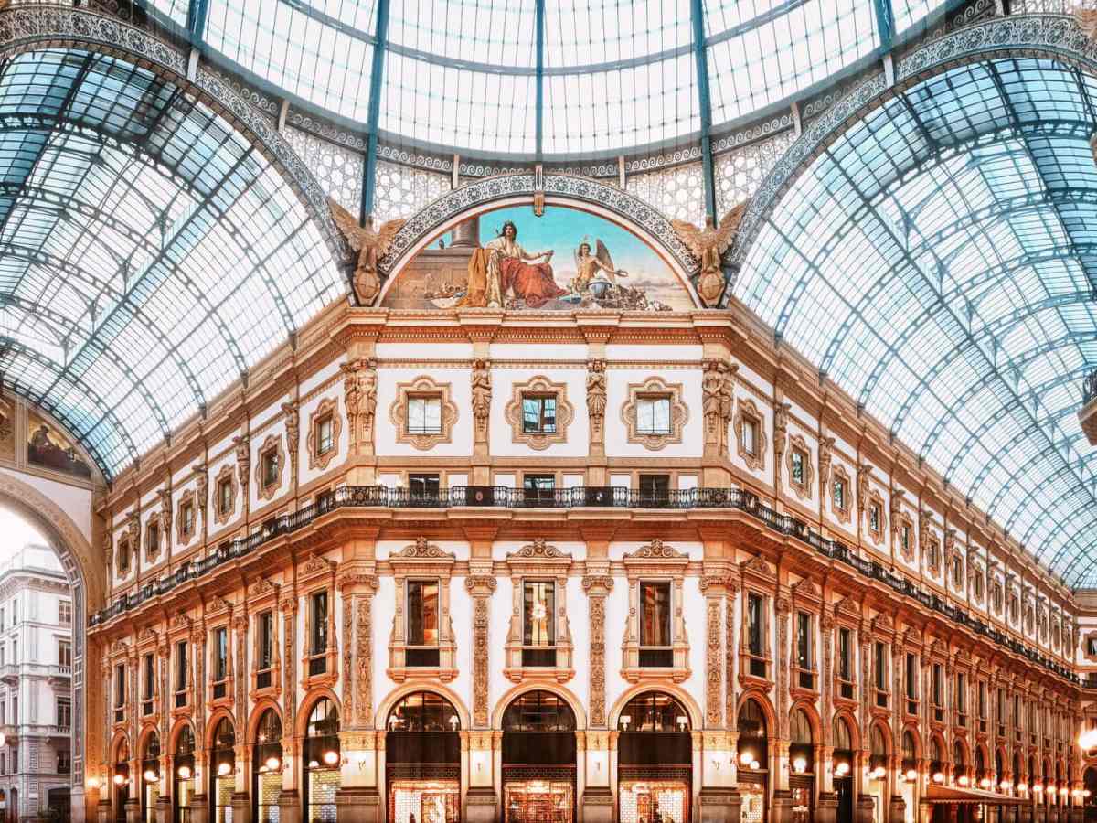 12 Beautiful Spots in European Cities for Luxury Shopping