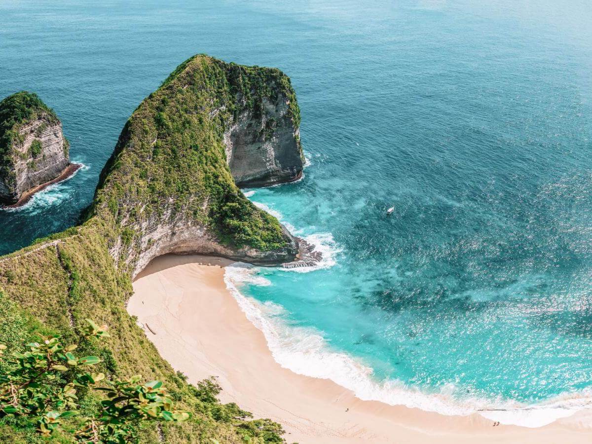 12 Best Places To Visit for Beaches Each Month