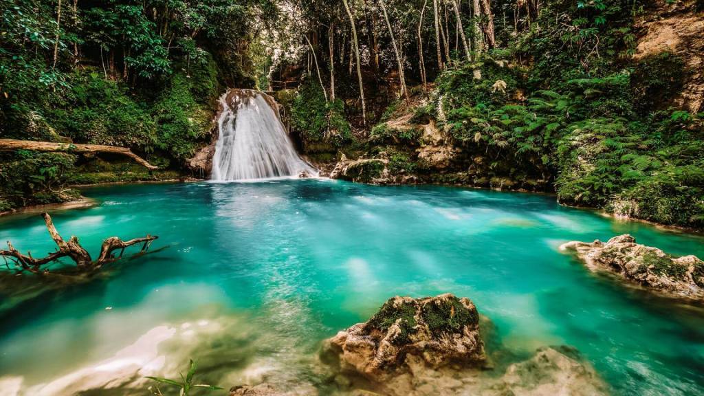 Instagrammable Spots in the Caribbean Blue Hole, Jamaica