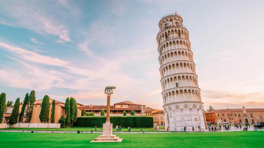 Landmarks in Europe Leaning Tower of Pisa - Pisa, Italy