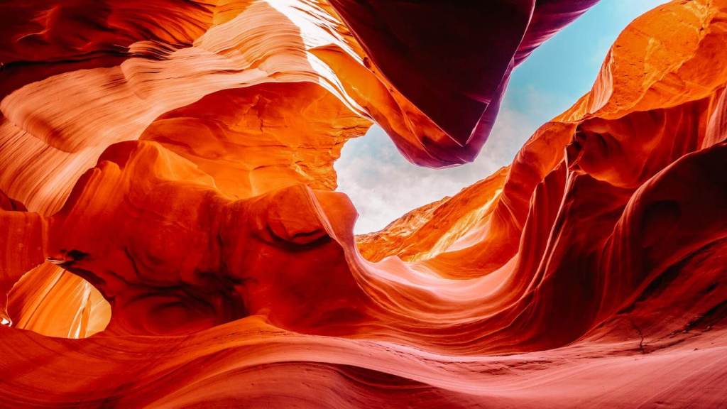 Surreal Places in the US Antelope Canyon - Page, Arizona