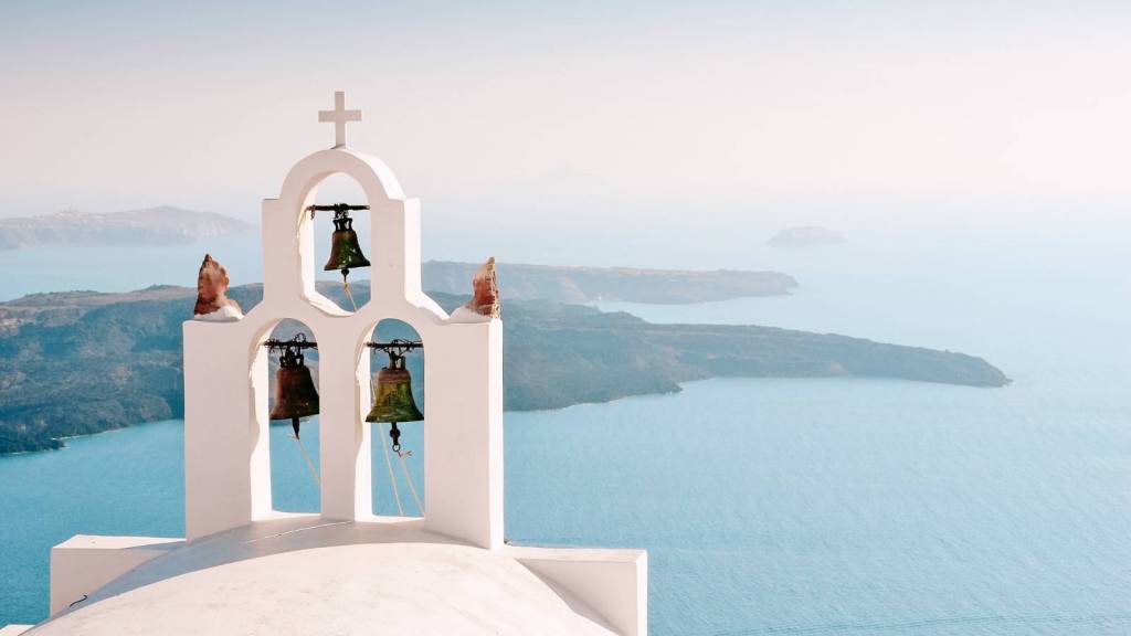 Unmissable Things To Do in Santorini See the Caldera Cliffs