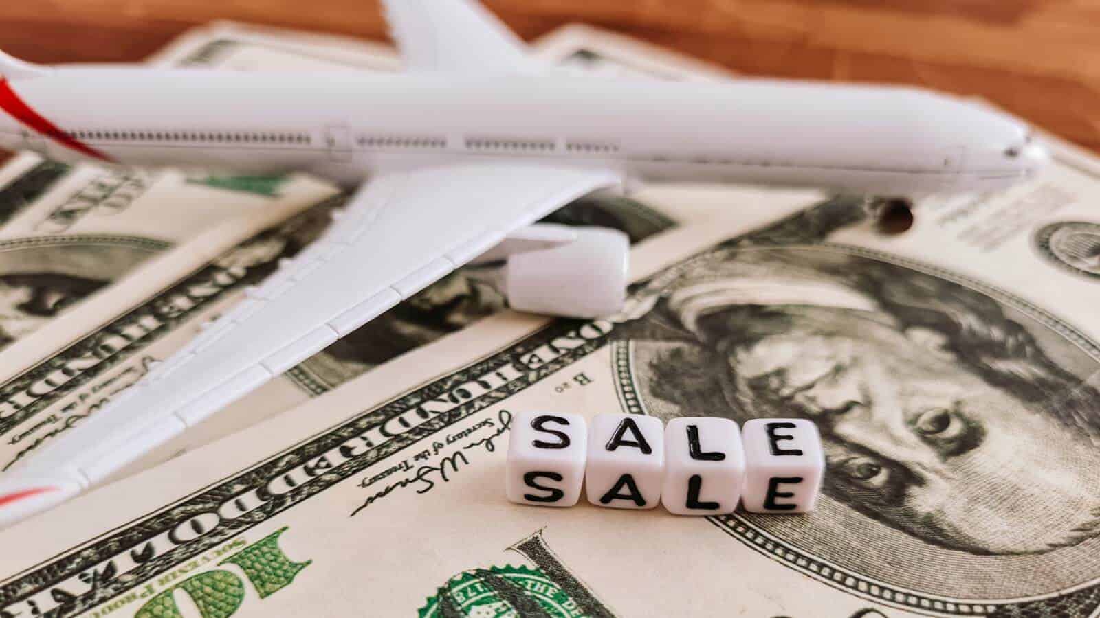 Ways To Save Money Traveling in Greece_Save on Airfare Tickets_© Nadzeya_Adobe Stock Photo_552772431 Ways To Save Money Traveling in Greece Save on Airfare Tickets