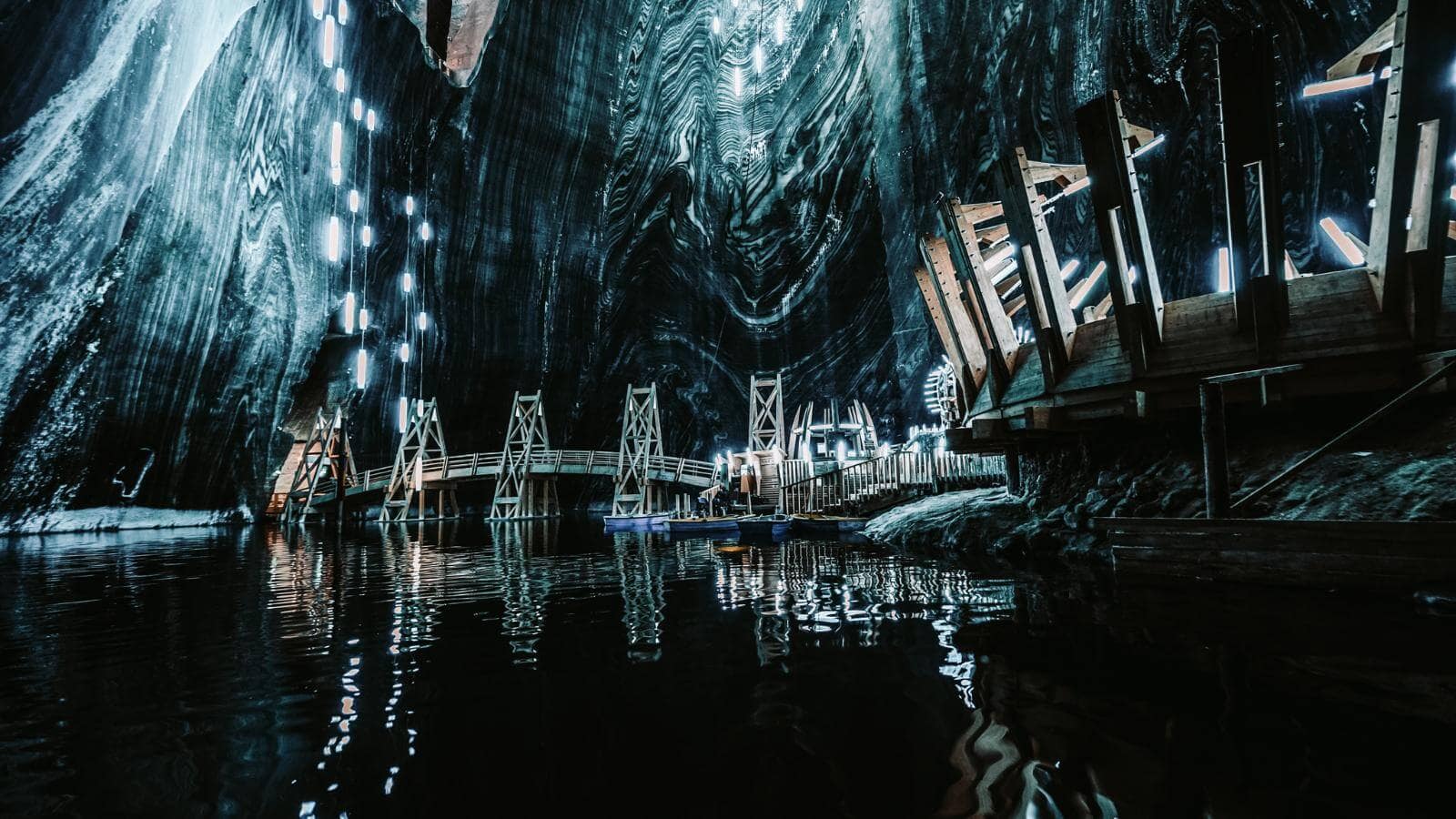 World Underground Attractions_Salina Turda, Turda, Romania_zedspider_Shutterstock_zedspider World Underground Attractions Salina Turda, Turda, Romania