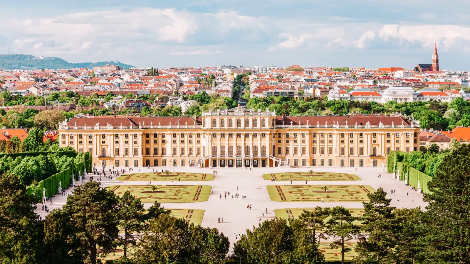 12-beautiful-european-palaces-for-your-bucket-list