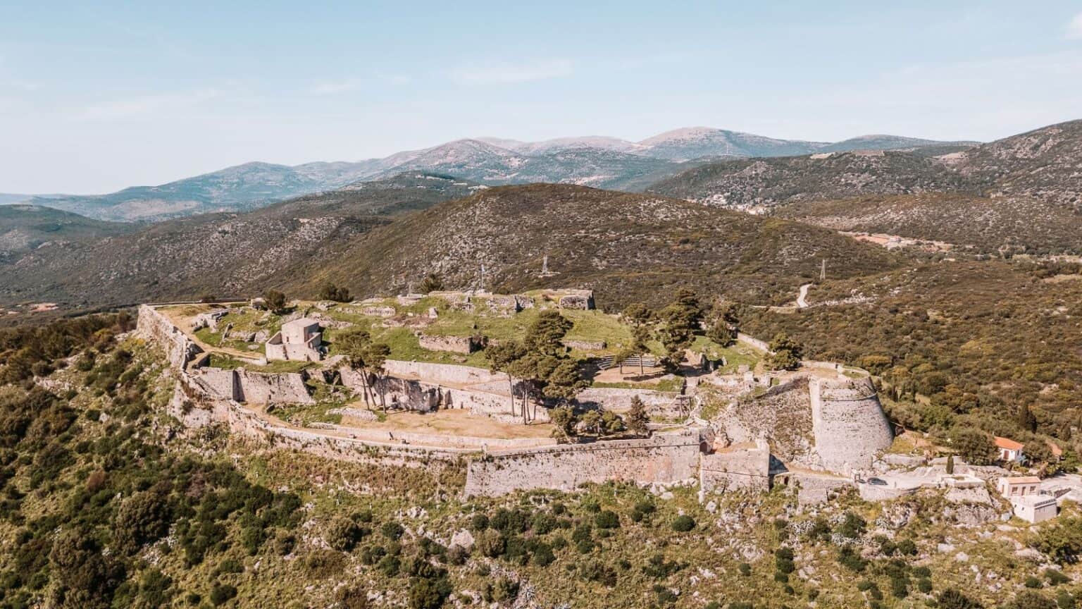 13-historic-sites-on-the-greek-islands-that-tell-ancient-tales