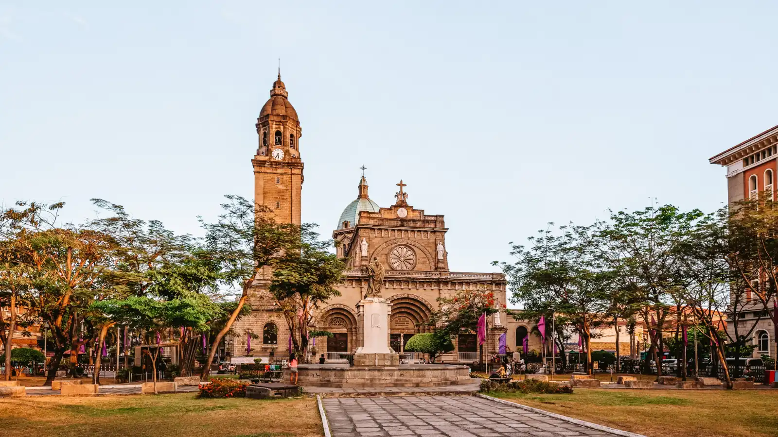 12 Least Walkable Cities in the World Manila, The Philippines_© Richie Chan_Shutterstock_2288459507 12 Least Walkable Cities in the World Where Walking Is More Challenging Than You Think