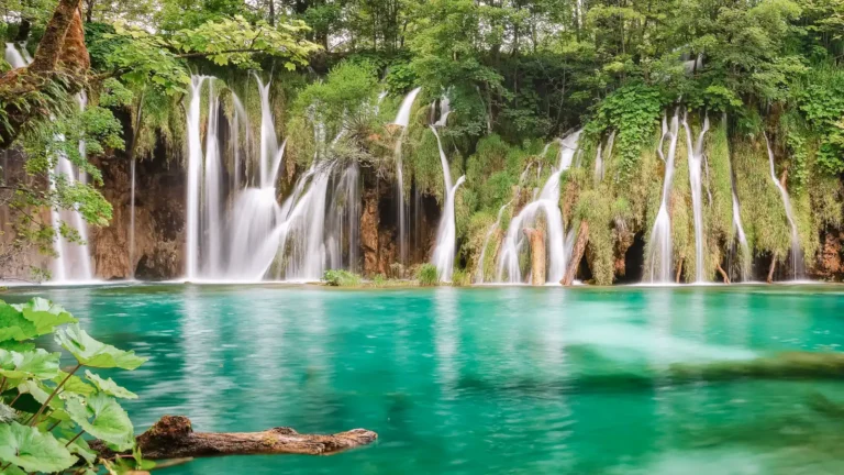 Cool Destinations in the World_Plitvice Lakes National Park, Croatia