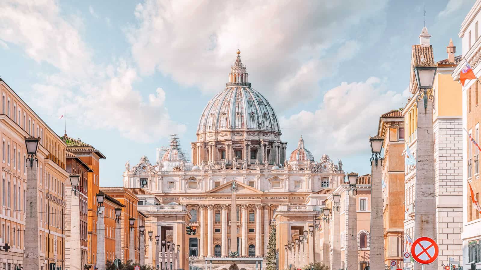 Fun Facts About Europe_St. Peter’s Basilica Is Europe’s Largest Church_St. Peter’s Cathedral_© Aliaksei_Adobe Stock_456779362 Fun Facts About Europe St. Peter’s Basilica Is Europe’s Largest Church St. Peter’s Cathedral