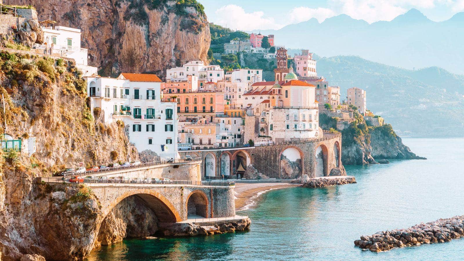 Instagrammable Spots in Italy_Amalfi Coast_© Proslgn_Adobe Stock_199811924 Instagrammable Spots in Italy Amalfi Coast
