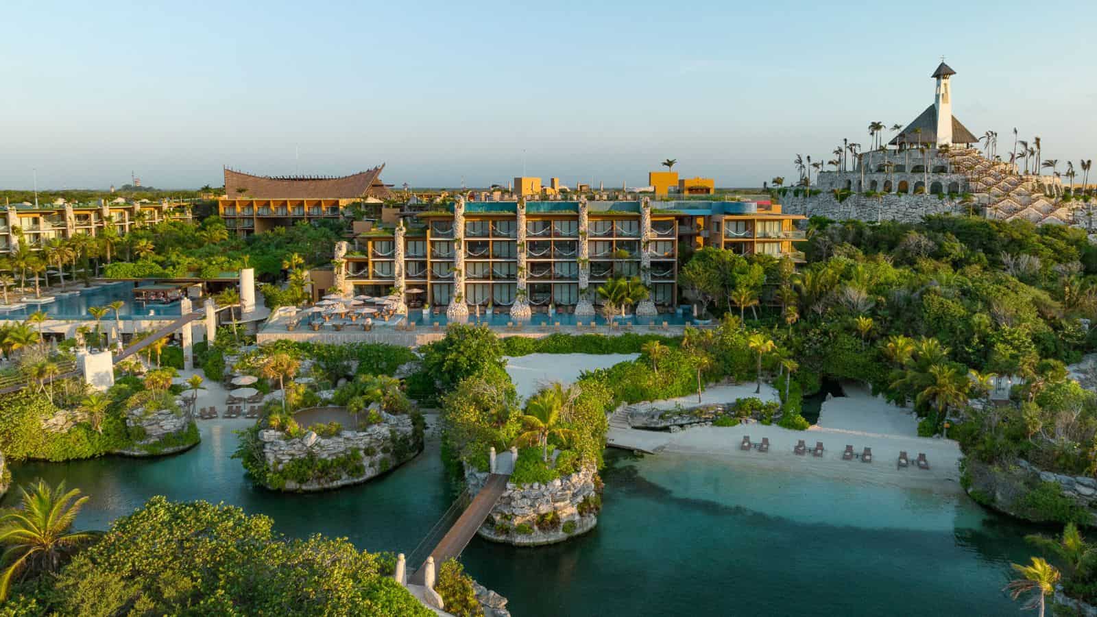 Luxurious Resorts in the Caribbean La Casa de la Playa, Riviera Maya, Mexico