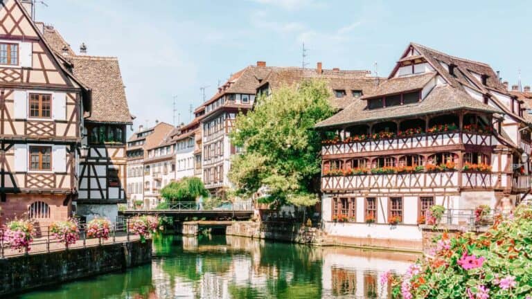 12 Medieval Towns in France So Beautiful, You’ll Feel Like You’re in a ...