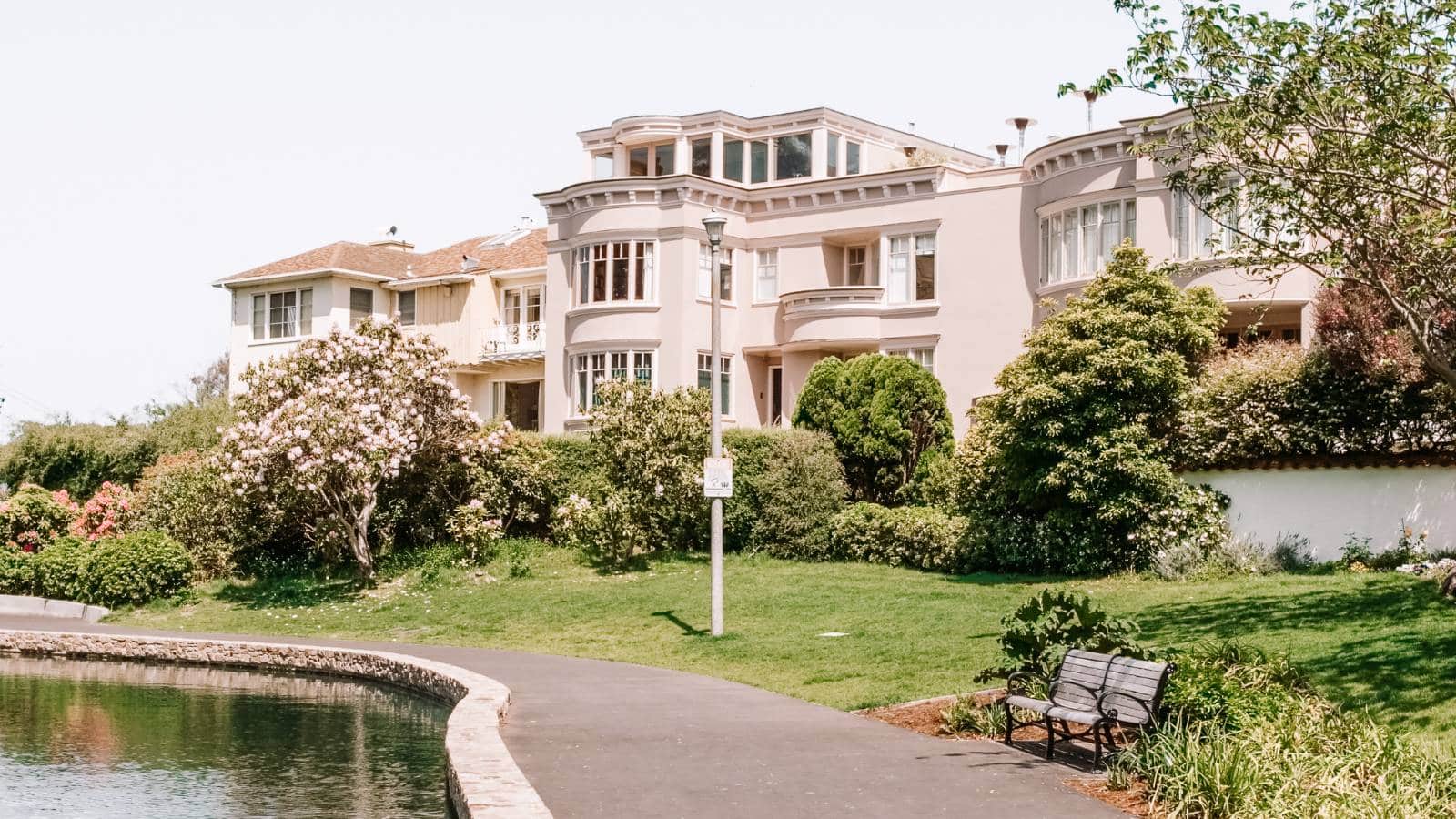 Most Luxurious Cities in the US_San Francisco, California_© MaxFX_Shutterstock_3754642 Most Luxurious Cities in the US_San Francisco, California
