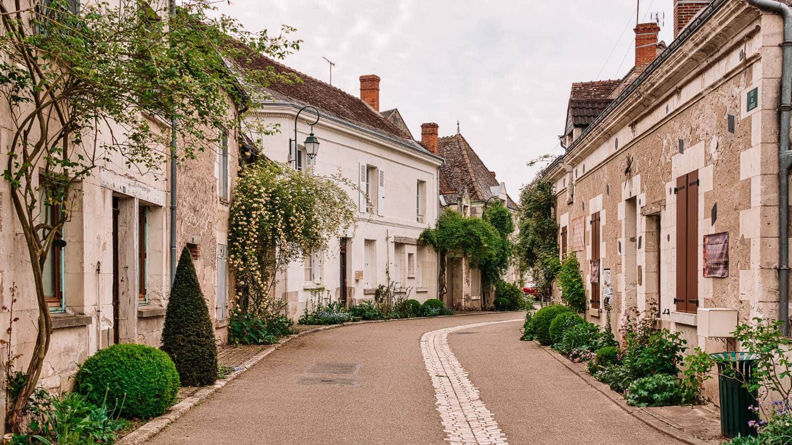 These 12 Beautiful French Towns Are So Affordable, You’ll Think You’re ...