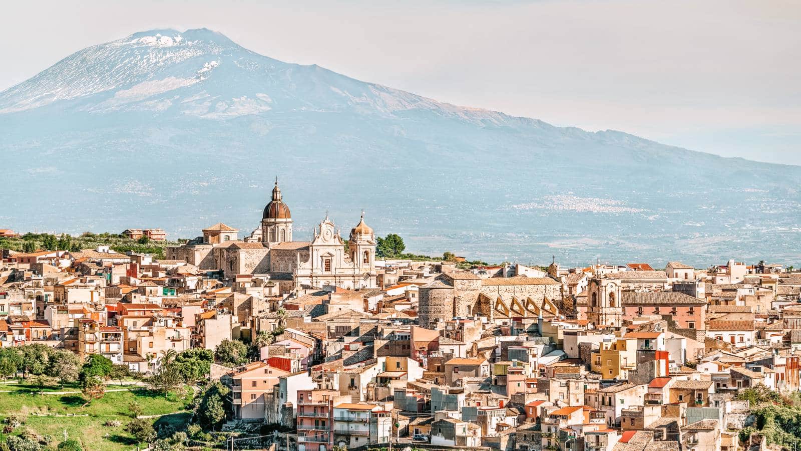 UNESCO World Heritage Sites in Italy The Mount Etna © Leonid Andronov Adobe Stock 180913950 - 12 Beautiful UNESCO World Heritage Sites in Italy You Need To Visit