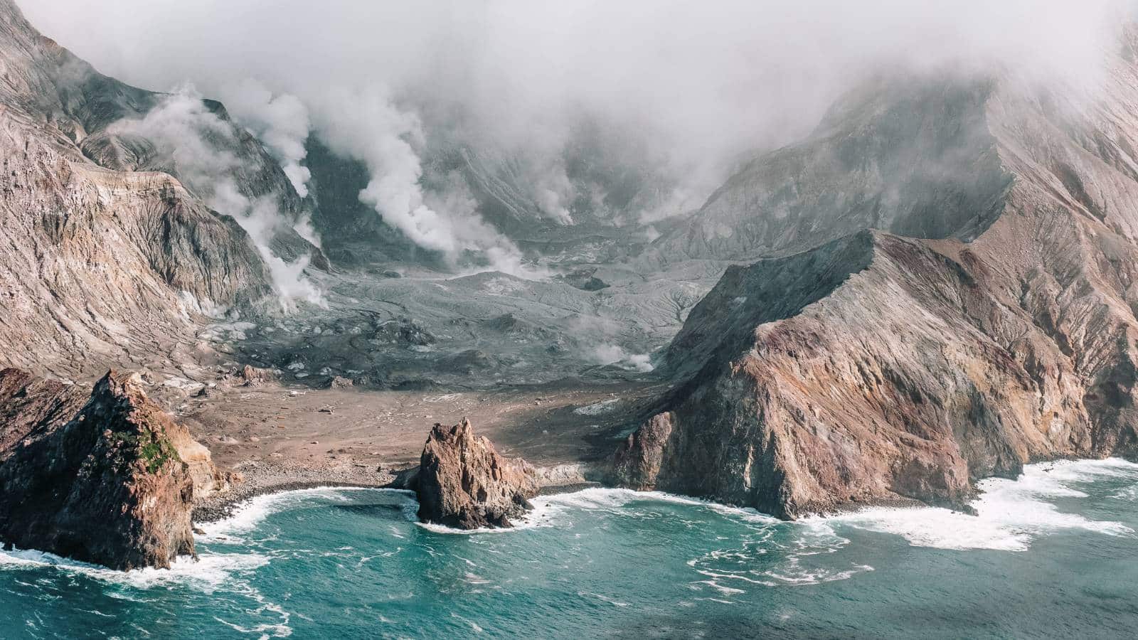 12 Most Dangerous Islands in the World Whakaari, New Zealand_© Merrie_Adobe Stock_308558689 12 Most Dangerous Islands in the World Whakaari, New Zealand