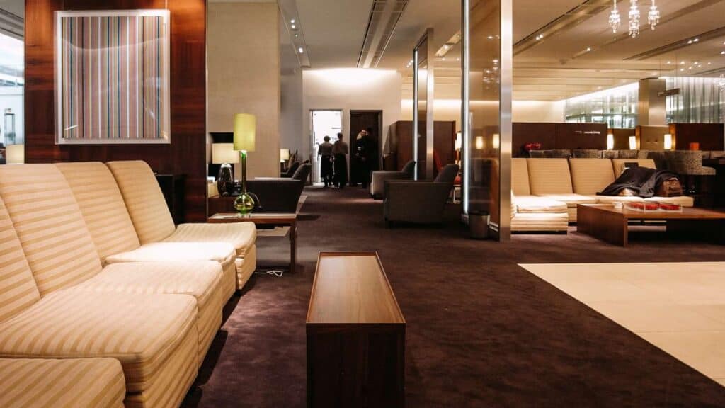 © Richard Moross from London / Wikimedia Commons CC BY 2.0 Best Airport Lounges in the World_British Airways Concorde Room - London Heathrow Airport, London