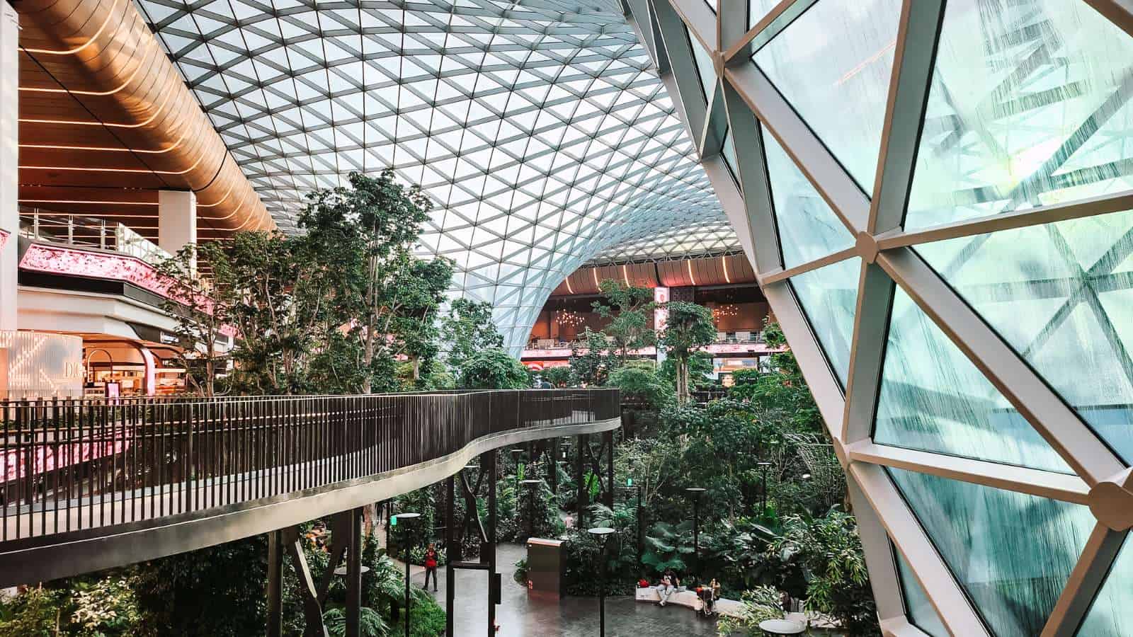 Best Airport Lounges in the World Qatar Airways Al Mourjan Business Lounge South - Hamad International Airport, Doha Best Airport Lounges in the World Qatar Airways Al Mourjan Business Lounge South - Hamad International Airport, Doha