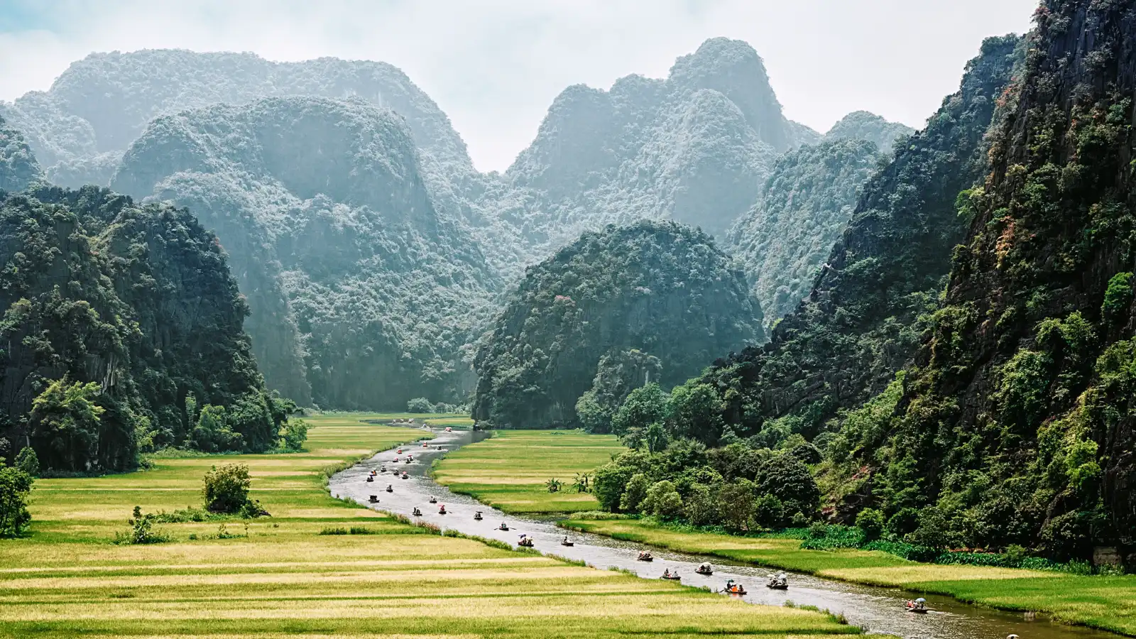 12 Cheap Fall Getaways That Feel Way More Luxurious Than They Cost