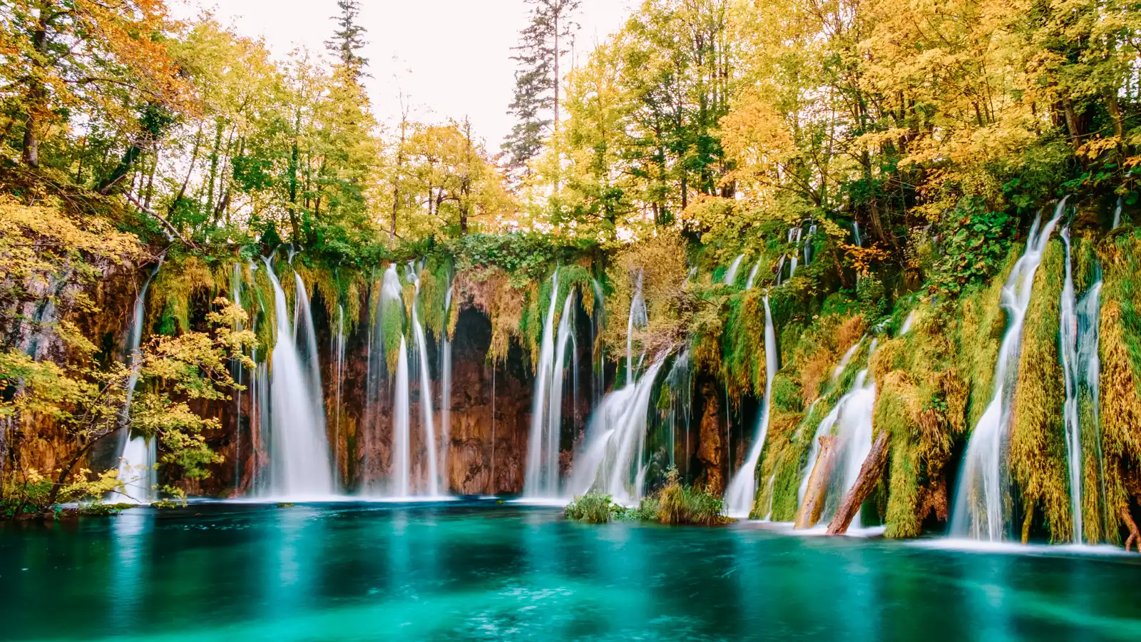 12 Cheap Fall Getaways That Feel Way More Luxurious Than They Cost