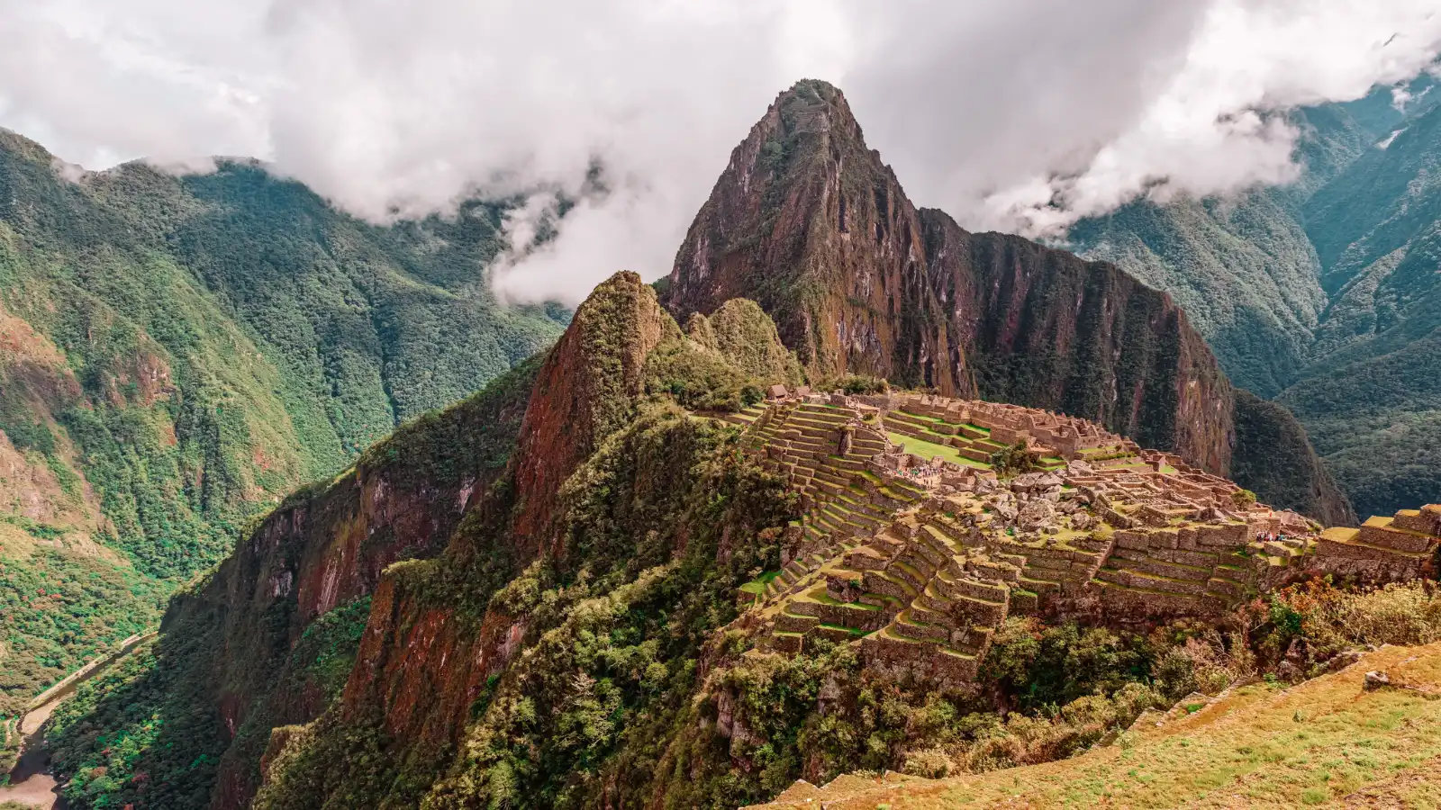 12 Scenic Fall Hikes That Will Make You Put Down the Hot Chocolate and Go Outside