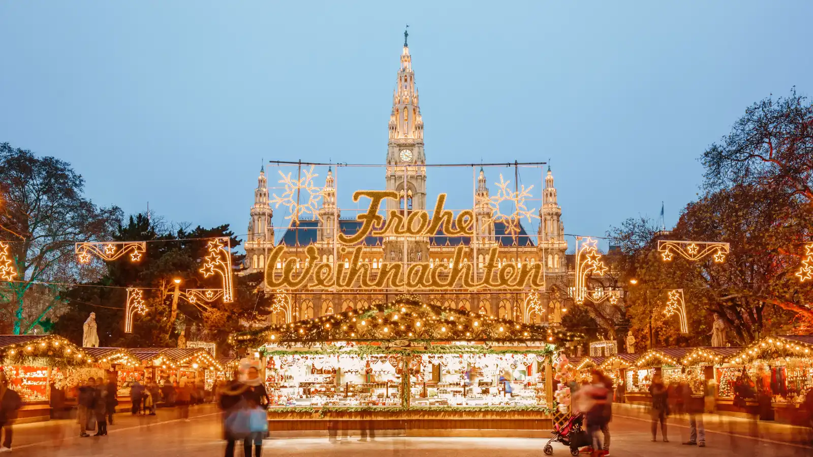 Christmas Cities Around the World_Vienna, Austria_Rathaus_© Rasto SK_Shutterstock_523354072 Christmas Cities Around the World Vienna, Austria Rathaus