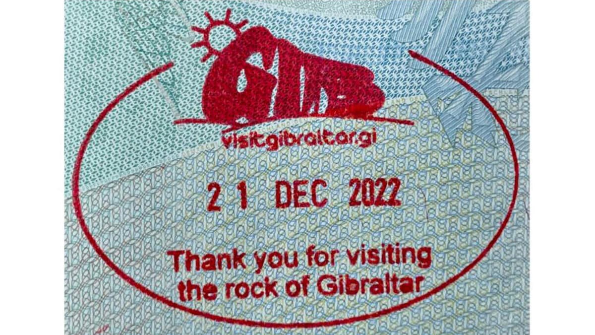 T-shirt Unisex Gibraltar Passport - Gildan 5000, Coton, Col Rond, Manches Courtes (neuf Avec étiquettes)