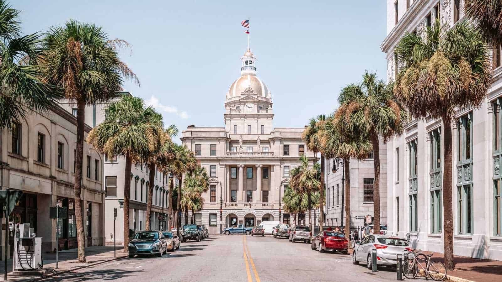 Warm Cities in the US in Winter_Savannah, Georgia_Savannah City Hall