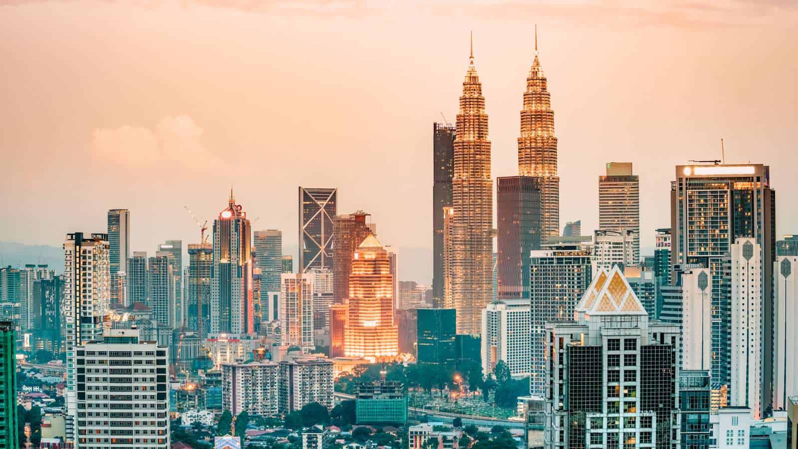 10 Worst Cities To Live in the World, Ranked According to Expats_Kuala Lumpur, Malaysia_© Luciano Mortula-LGM_Adobe Stock_195438446 10 Worst Cities To Live in the World, Ranked According to Expats_Kuala Lumpur, Malaysia